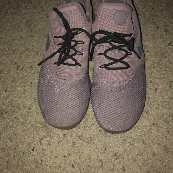 Purple tennis shoes - Picture 2 of 3